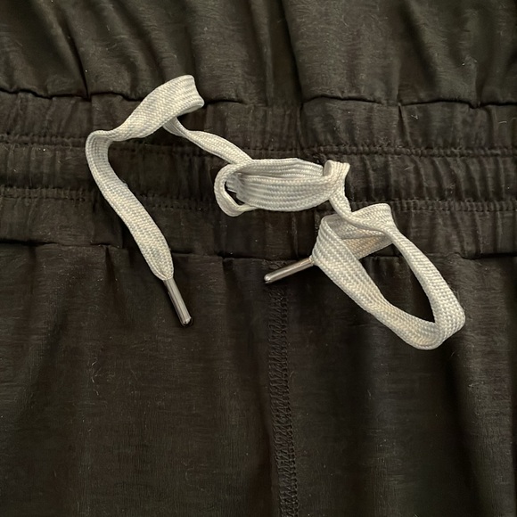 Vuori Womens Jumpsuit Lux Henley - with pockets! - Picture 7 of 8